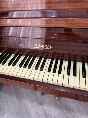 ronisch piano: Piano, Rönisch, Akustik, İşlənmiş