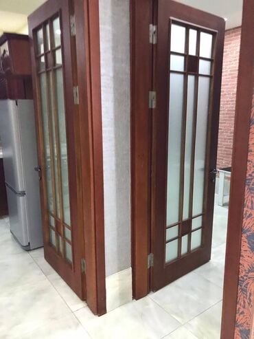 Digər kommersiya daşınmaz əmlakı: Nizami metrosunun yaxınlığında 1-ci mərtəbəsində yerləşən təmirli — 2