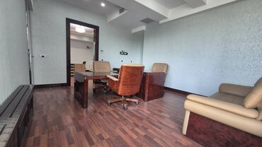 Kommersiya daşınmaz əmlakının satışı: Xətai metrosuna bir neçə addımlıq məsafədə, şəhərin prestijli biznes — 20