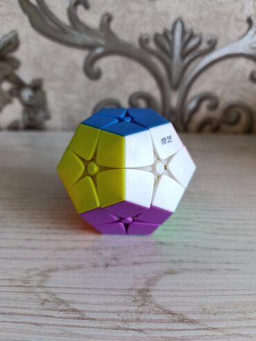 детский ноутбук игрушка: Кубик Рубик в отличном состоянии крутиться отлично