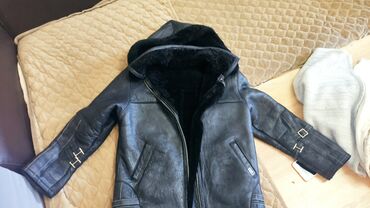 детские зимние куртки с капюшоном: Dublonka 13-14 yaş ucunoglan - Material: xarici tərəfi qara dəri