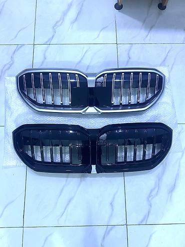 bmw e46 disk: BMW G60/G61 üçün 100% orijinal ön radiator barmaqlığı (kidney grille) — 1