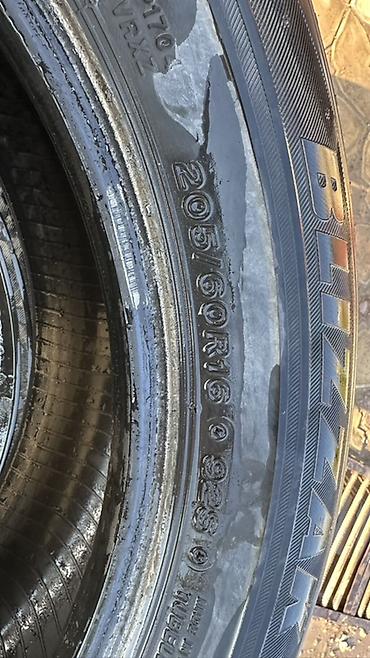 жак а4: Шиналар 205 / 60 / R 16, Кыш, Колдонулган, Комплект, Жеңил унаалар, Жапония, Bridgestone — 3