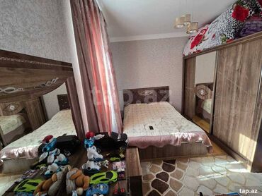 loft мебель: Yataq otagi mebeli desti Bazali yataq,3 suyurmeli guzgulu dolab,boyuk