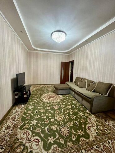 срочно продаётся 1 комнатная квартира в районе ошского рынка: 1 комната, 38 м², 105 серия, 1 этаж, Старый ремонт