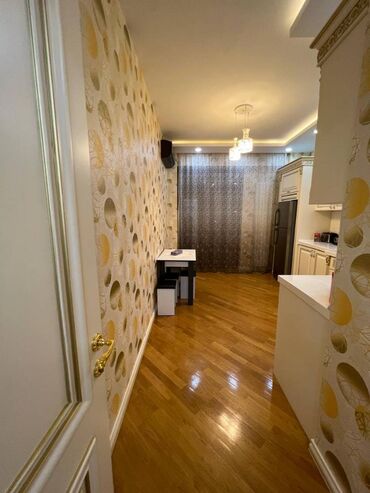 Uzunmüddətli kirayə mənzillər: Grand Hayat Yasayis Kompleksinde Bina-1de 2 otaq kiraye verilir. Evde — 16