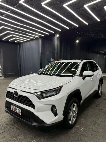 Toyota: Toyota RAV4: 2021 г., 2.5 л, Автомат, Бензиновая, Кроссовер — 3