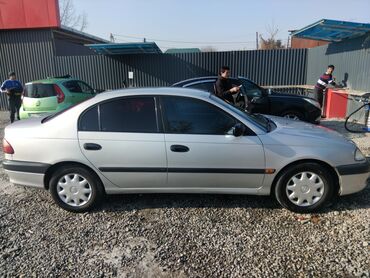 краска авто: Toyota Avensis: 2001 г., 1.6 л, Механика, Бензин, Седан