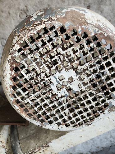 Дробилки: Продаётся дробилка кулачковая трёхфазная. Мощность двигателя 5.5 — 8