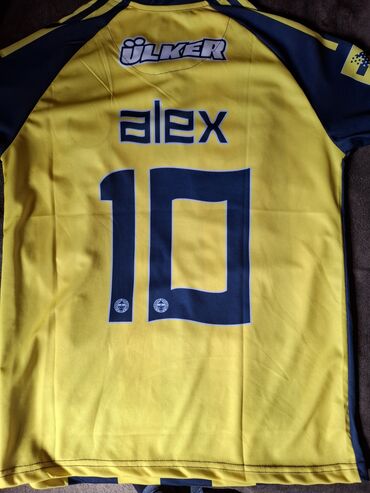 İdman formaları: Satılır Hamısı S razmerdi. 180+ 70+ Çəkiyə uyğun gəlir Kolleksiya — 10