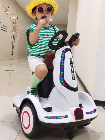 детские машины с педалями: Детский электрокар, Новый