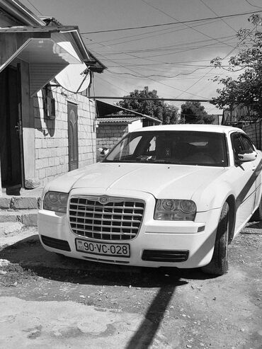 xaricde iş: Salam öz şəxsi maşınım ilə Ailə sürücüsü işi axtarıram. Maşın-