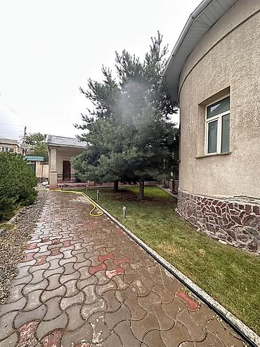 жаны уйлор: 🏡 Просторный дом в жилмассиве «Киргизия» на угловом участке — под — 1