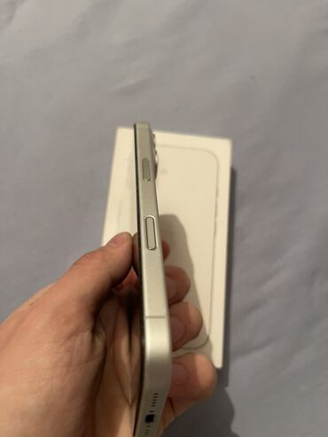 Apple iPhone: IPhone 16, Б/у, 256 ГБ, Белый, Защитное стекло, Чехол, Кабель, 91 % — 7