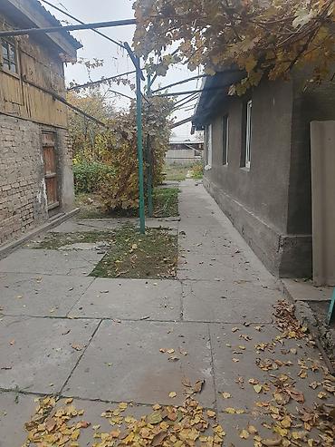 Продажа коттеджей и домов: Продаю дом в центре города. Куренкеева/ Осмонкула, ул. Мечникова — 12