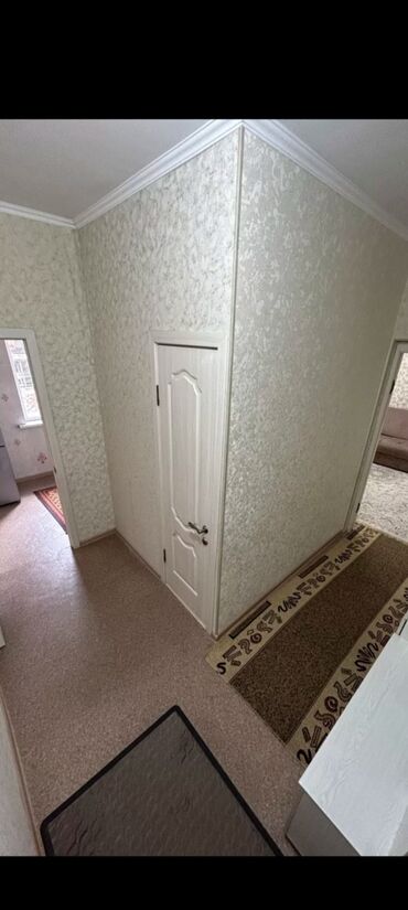 долгосрочная аренда квартиры в оше: 1 бөлмө, Риелтор, Чогуу жашоосу жок, Толугу менен эмереги бар