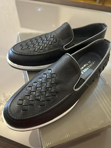 Məhsul: Kişi loafer ayaqqabısı - Rəng: qara - Üst material