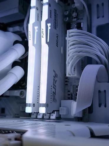 Desktop računari i radne stanice: Ryzen 7 9800X3D RX 7800XT B850 32GB 1TB - SM071PC. ✨ Prodaja i — 17