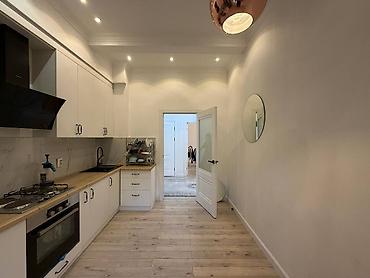 квартиру 3 ком: 3 комнаты, 83 м², ул. Логвиненко / Боконбаева Индивидуалка, 1 этаж — 3