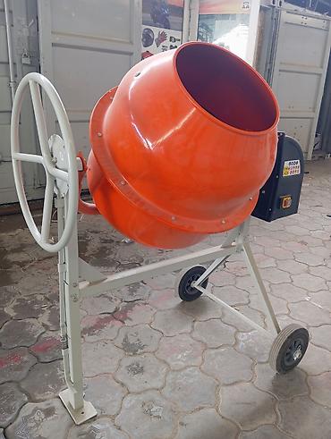 помпо миксир: Бетоносмеситель YWTT K22002 - Электродвигатель: 1300 Вт - Питание — 1
