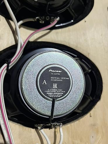 pioneer baku: Avtomobil üçün tam audio dəsti Tərkib: - Arxa polkada quraşdırılmış 6 — 8