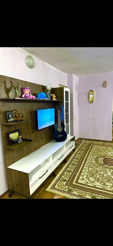Комнаты: Şəkildəki otağa 1 nəfər xanım otaq yoldaşı axtarılır 😇Evdə tələbə və