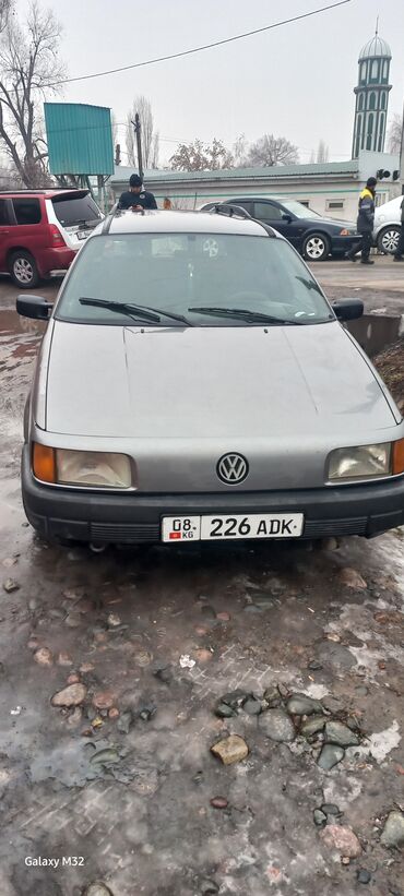 Volkswagen: Volkswagen Passat: 1991 г., 1.8 л, Механика, Бензин, Универсал