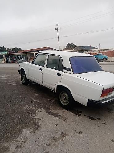 VAZ (LADA): Lada 2107 sedan - Kuzov: ağ rəng, klassik 2107 arxa optikalar və xrom — 9