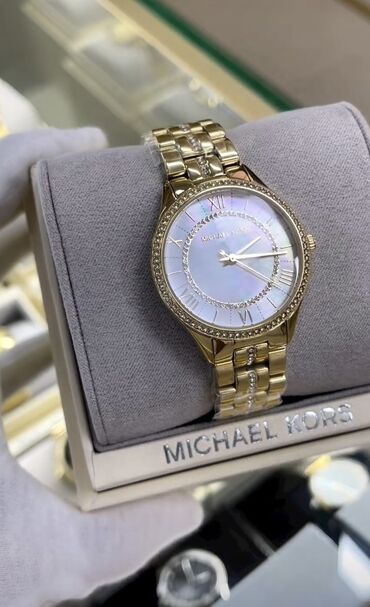 Классические: Женские часы от Michael kors б/у хорошем состоянии, носила пару раз