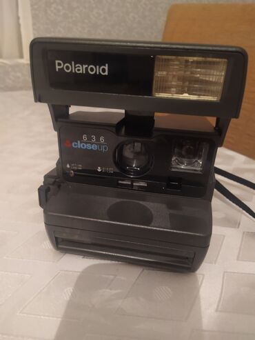 polaroid 636: Polaroid fotoaparat satilir. yaxsi veziyyetde. hec bir prablemi yoxdu