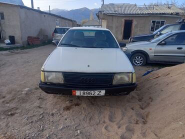Audi 100: 1983 г., 1.8 л, Механика, Бензин, Седан