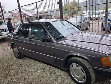 Mercedes-Benz: Mercedes-Benz 190 (W201): 1.8 л | 1992 г. Седан — 2