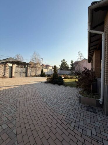 Долгосрочная аренда домов: 368 м², 6 комнат — 8