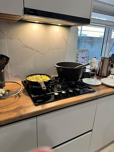 Продажа коттеджей и домов: Срочно!срочно!срочно! Продается дом. 4 комнат.96м2 Участок 3 сотки — 18