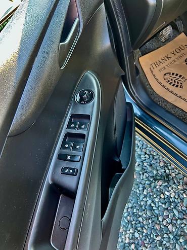 spark 2021: Chevrolet Spark: 2018 г., 1 л, Автомат, Бензин, Хэтчбэк — 9