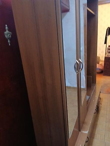 Giriş dəhlizi üçün taxta dəst – asılqanlı və güzgülü - Material