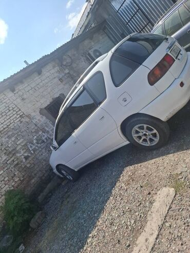 автомобиль ниссан кашкай: Toyota Ipsum: 1999 г., 2 л, Автомат, Бензин, Вэн/Минивэн