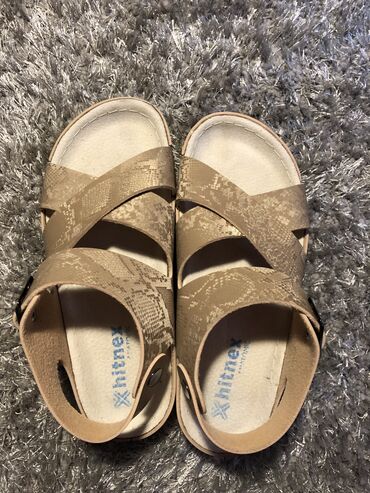 kozne pantalone new yorker: Sandals, 37