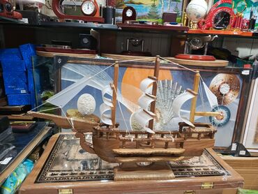 Gəmi modelləri: Taxta yelkənli gəmi maketi tam ağacdan əl işidir; gövdə, güverte və — 23