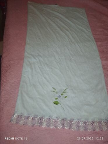 Baş geyimləri: El üz dəsmalı 1 manat
can dəsmalı 3 
uşaq desti 4 
yastıq üzü 1 manat — 2