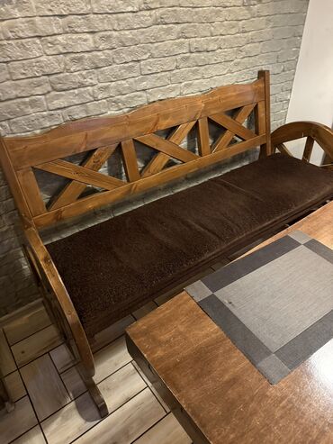 Restoran mebeli: Pub və bağ evi üçün stol-stul. Ünvan Elmlərdədir