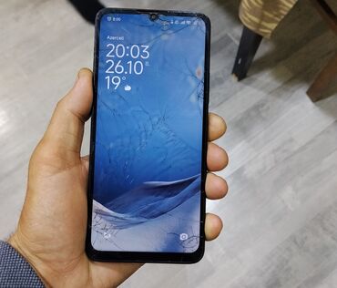 i̇phone 6 ekran: Telefon satılır heç bir problemi yoxdur sadəcə ekran dəyişməlidir