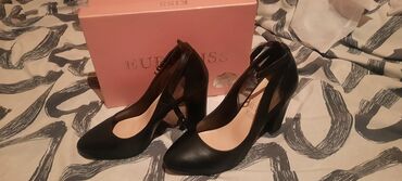 Women's Sneakers and athletic shoes: Туфли, Размер: 39, цвет - Черный, Новый
