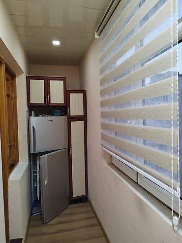Недвижимость: 1 otaqlı mənzil – komfortlu planlama və mebellə - Geniş qonaq otağı — 8