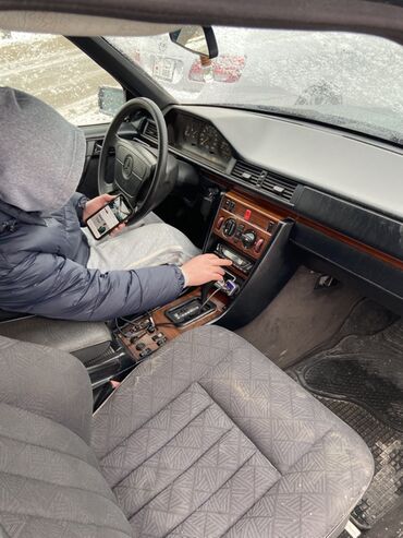 Mercedes-Benz: Mercedes-Benz W124: 1995 г., 2.2 л, Автомат, Бензин, Седан — 9