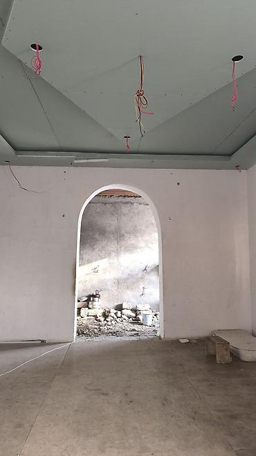 Həyət evləri və villaların satışı: 2 mərtəbəli həyət evi - Künc sahədə yerləşən, hündür hasarlı həyət və — 7