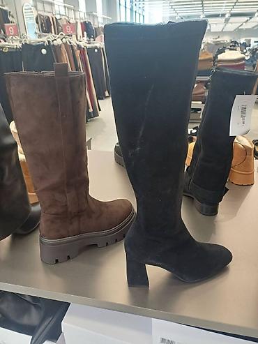 beti metlika outlet: I jos novih modela čizmi birajte. od 5500 do 7500 zavisno od modela — 8