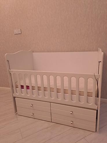 uşaq carpayıları kreditlə: Ağ rəngli uşaq beşiyi 80 manat - Material: MDF/taxta konstruksiya — 2
