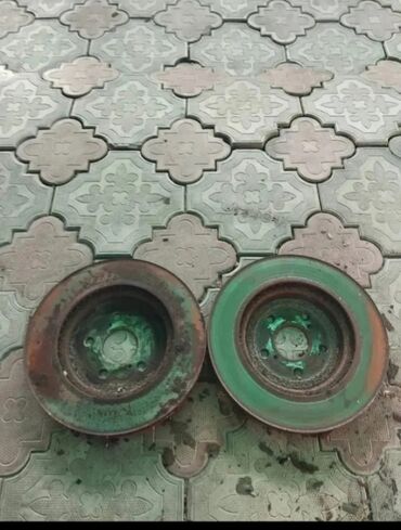 резина на внедорожник: Продаю 2 тормозные диски на Lexus находится кант улица Пушкина 83