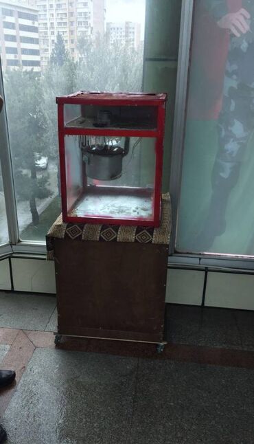 popkorn aparati: Popcorn bişirən aparat satılır. işlək vəziyyətdədir. Popcorn yandırmır